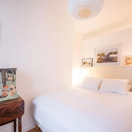 Apartment Republique Marais Charm