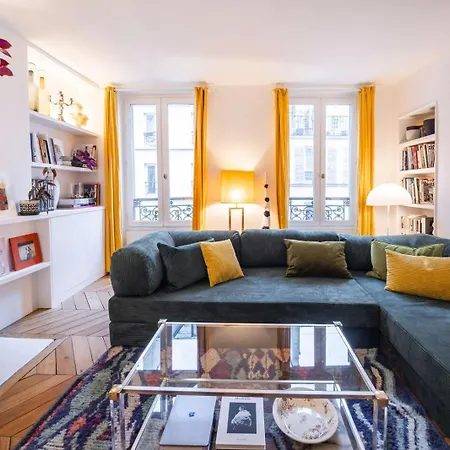 Republique Marais Charm *